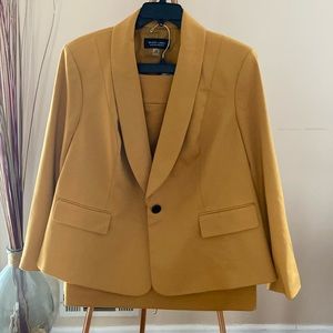 Black Label by Evan Pincone skirt and jacket gold